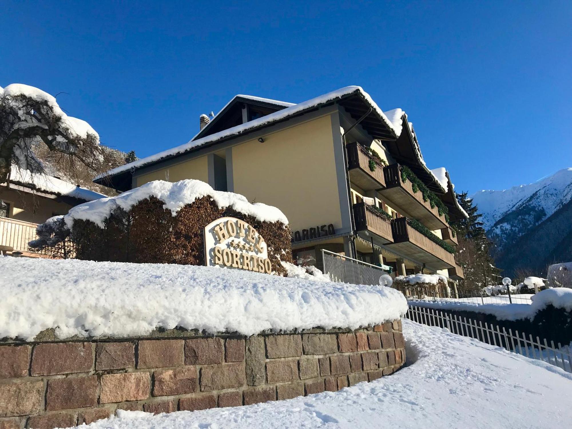 Hotel Garni Sorriso Ponte Di Legno Exteriér fotografie